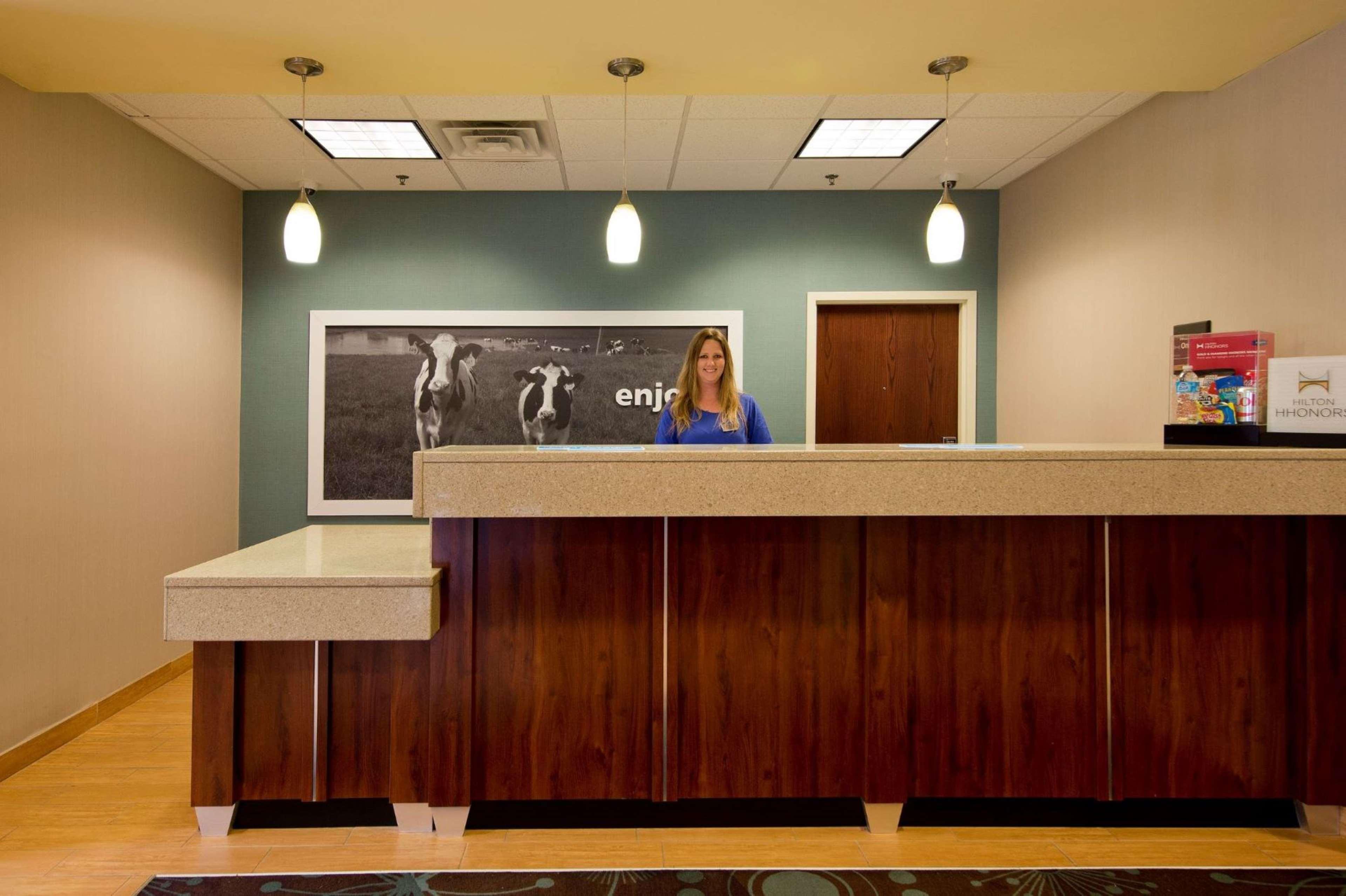Hampton Inn Inwood Exteriör bild